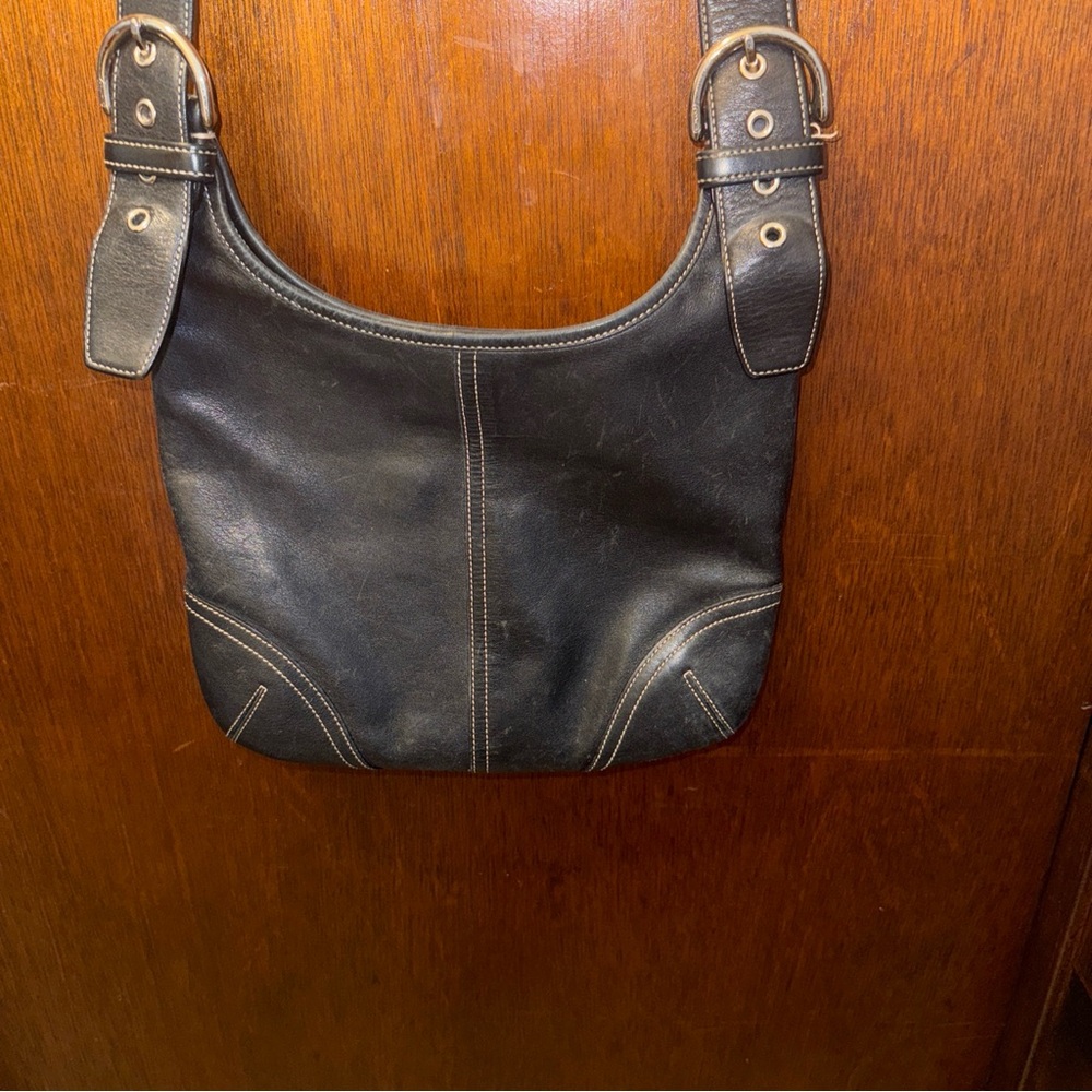 Elegant Black Leather Shoulder Bag